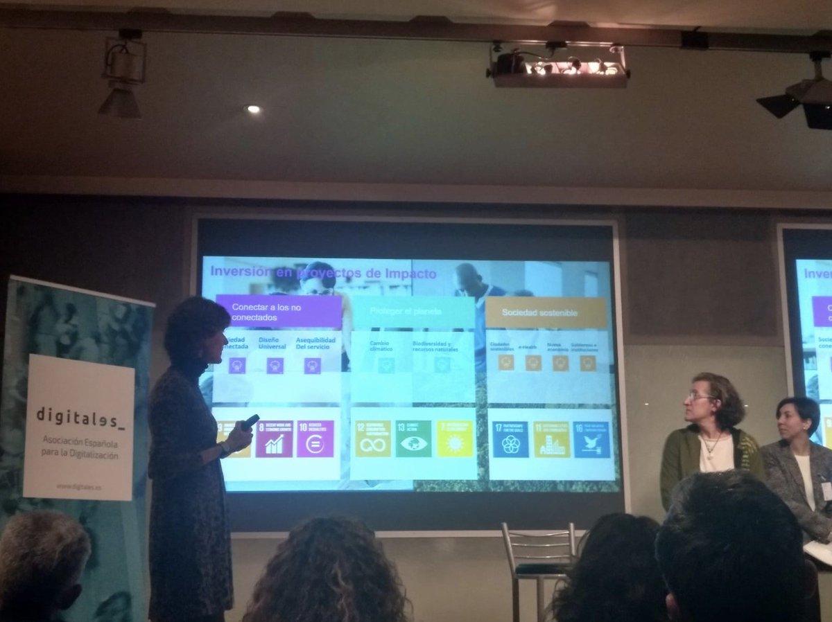 Innuba_es's tweet image. Concretamente Arancha Díaz-Lladó ha explica el proyecto 5S la primera televisión en el mundo accesible "on demand". Hoy este proyecto ha terminado significando una transformación de toda la compañía hacia la accesibilidad @Telefonica @AsocDigitales #ForoIN