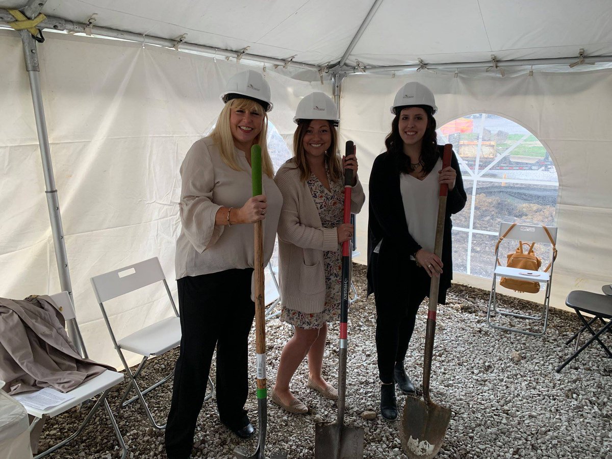 Some of our students were able to join leaders from the community at the Ground Breaking Ceremony for the newest addition to our KLA Family: KLA Schools of Naperville!
#klaschoolsofplainfield #klaschoolsofnaperville #construction #comingsoon #groundbreaking
