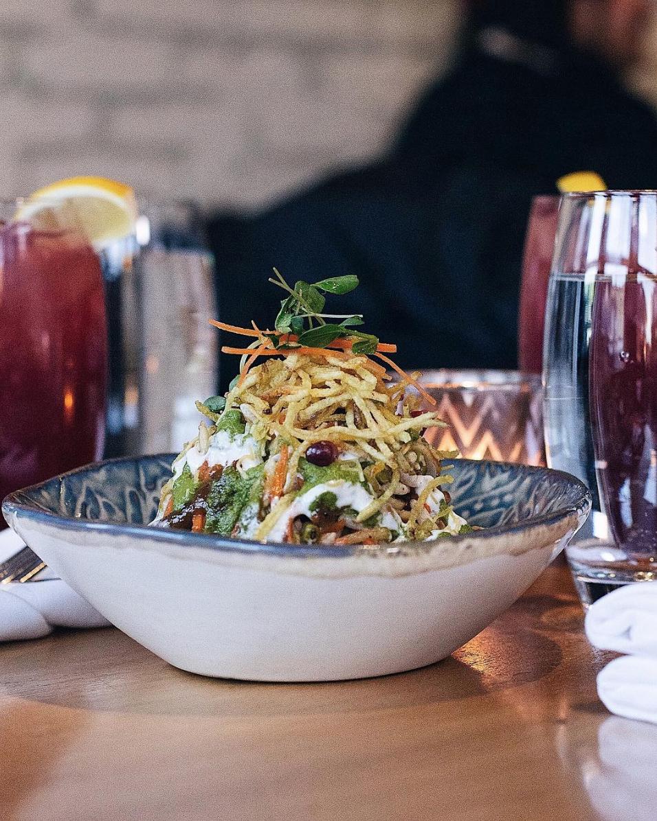 pukkatoronto's tweet photo. Our crunchy chaat will brighten up your week! 😎
Lovely photo by @chuonthisblog
#torontoeats #to_finest #tastetoronto #torontolife #blogto #tofoodie #foodto #stclairwest #goodfoodtoronto #toronto #eeeeeats #midtowntoronto #dinnerto #chaat #modernindianfood https://t.co/jEYuD4bs06