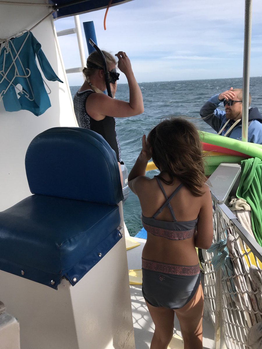 MrsSaelens's tweet photo. Exploring the Ningaloo reef that is over 15000 years old in Coral Bay. The coral here is visible just a few feet away from the waters edge. #coralbay #coralbayecotour #ningaloo https://t.co/aH3IvzGBqf