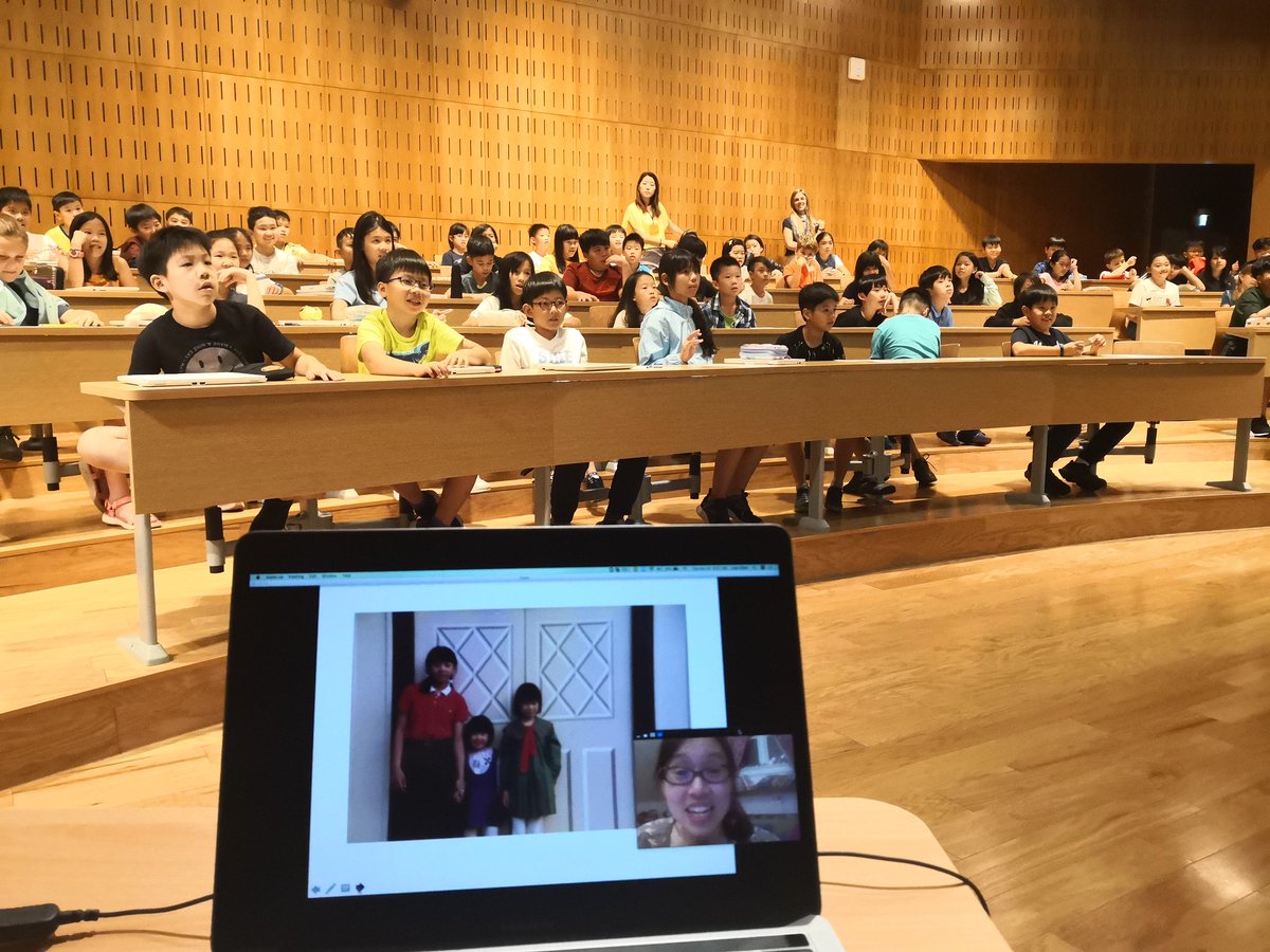 G4 and G5 students @KaohsiungAS got the opportunity to chat with #NewberyHonor children's author Grace Lin @pacylin and learned how to draw a #luckydragon #ZoomMeetings #KAStw Thanks for the invite, @lchen2015