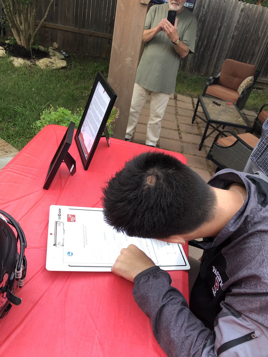 Stacican2's tweet photo. Had a signing celebration for @drew_cantuuu - what a great evening surrounded by family and friends! #GoBoxers https://t.co/BltxFw6Zfd