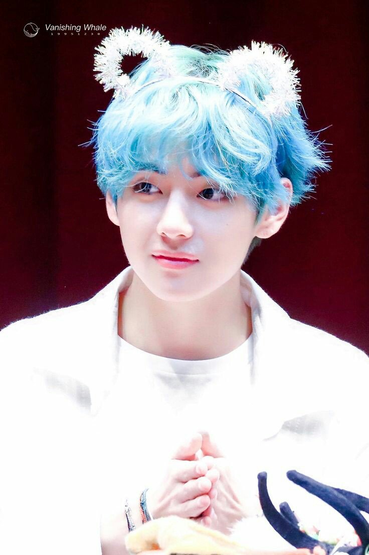 seyonbts's tweet photo. RT If you think kim taehyung is an angel 😘

#BBMAsTopSocial BTS @BTS_twt https://t.co/PD5eQb72I0