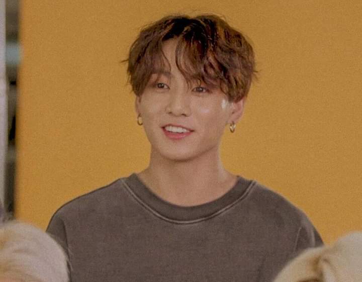 helenv17426154's tweet photo. #BBMAsTopSocial BTS @BTS_twt 
Let's tweet so much. Thanks https://t.co/x71CKCZcxd