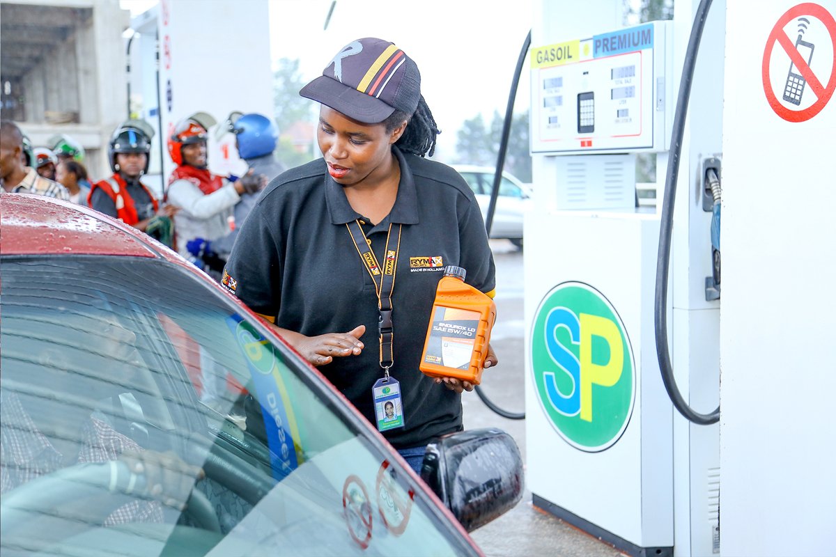 SPRwanda's tweet photo. Unsure of which #EngineOil to use in your vehicle?
Our attendants at our service stations are there to help you figure out the best oil for your engine.
Visit #SPRwanda and top up with high quality #RymaxLubricants!
#SPStations #Lubricants #MotorOil #CustomerService #Rwanda https://t.co/TyB0yGEjNu