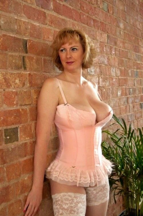 dateolderwomen2's tweet photo. Free cougar dating site for older women and younger men😍🌸https://t.co/pckREyeNWP #menseekingwomen,#womenlookingformen,#oldwomen,#singles
#asianwomen,#matchdating,#freedating,#seniordatingsites
#singlewomen,#bestdatingsites,#datingsitesforsingles,#hotcougar #cougars #hotmilf https://t.co/UtrcRvaZxb