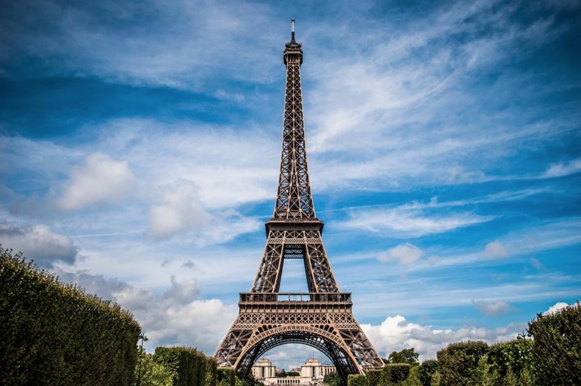Akuo_Energy's tweet photo. L'#énergieDurable urbaine : #Paris vote pour installer 9 centrales ☀️ de plus en 2019 ➡️ https://t.co/RArPCJEXBK via @lenergeek #énergieSolaire #EnR #ParisVilleDurable https://t.co/JgwOTcSpNJ
