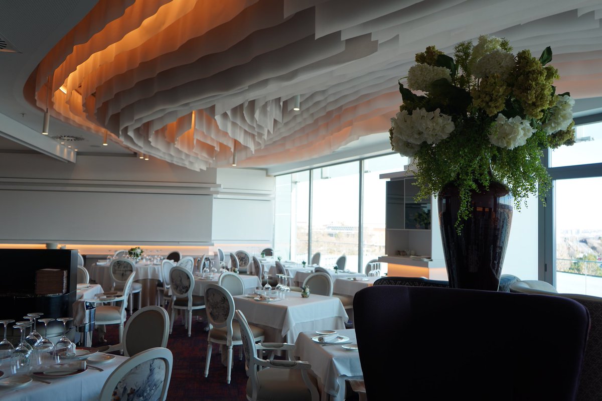 ¡Feliz día del libro y Felicidades a todos los Jorges!.
Les desea El Cielo de Urrechu.
#DiaInternacionalDelLibro 
#SanJorge #akangasbyurrechu #urrechu_official #urrechuvelazquez