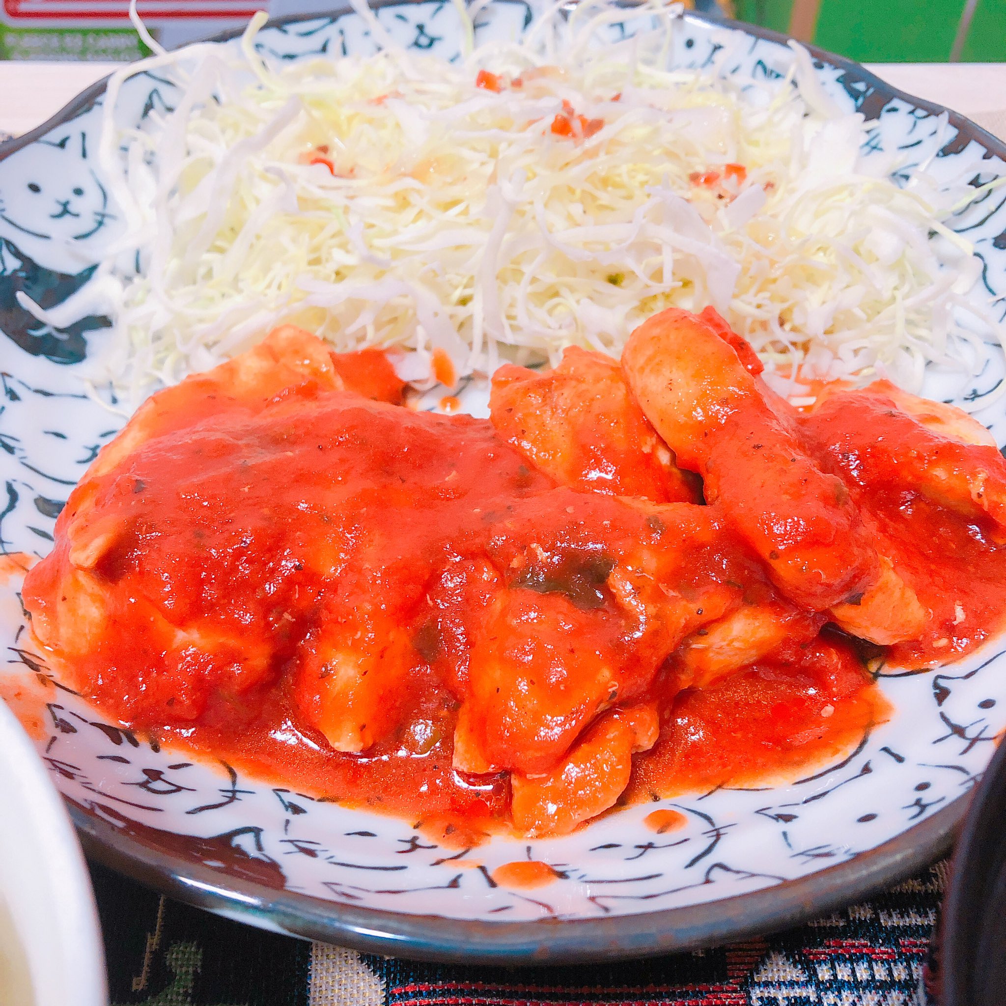 へむへむ コストコのトマトソースかけて鶏肉焼いた うまい 実際は写真ほど赤くはないよ T Co Torqyasu8r Twitter