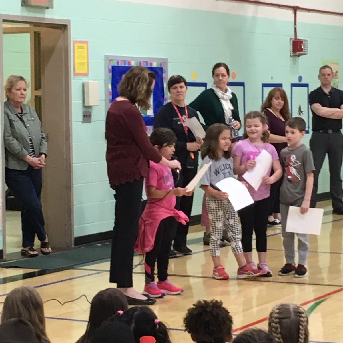 B3FirstGradeWS's tweet photo. B-3 Students sharing book recommendations at All School Community Meeting.  Way to go!!! https://t.co/IZdcoKkV4f