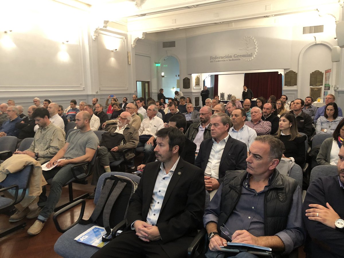 SecEEnergiaSF's tweet photo. “Debemos conocer qué tipo y cuánta energía consume nuestra industria, para saber cómo producir de una manera más eficiente y sustentable” @GeeseVeronica 🏭#EficienciaEnergética #BalanceDeEnergíaÚtil https://t.co/fnHMScwC5F