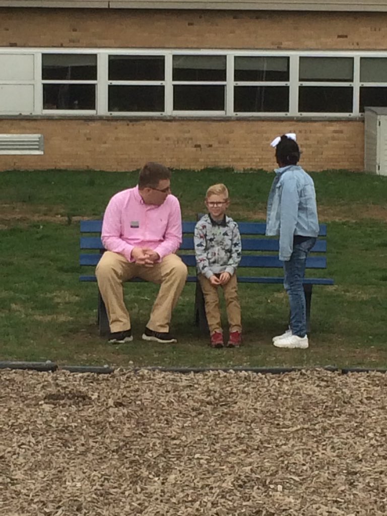 MrJakeSingle's tweet photo. New Buddy Bench went in at school and it’s doing its job! If you need a friend sit on the bench! #BlockAMath #buCOEimpact @ButlerCOE https://t.co/XbqmkpFEzC