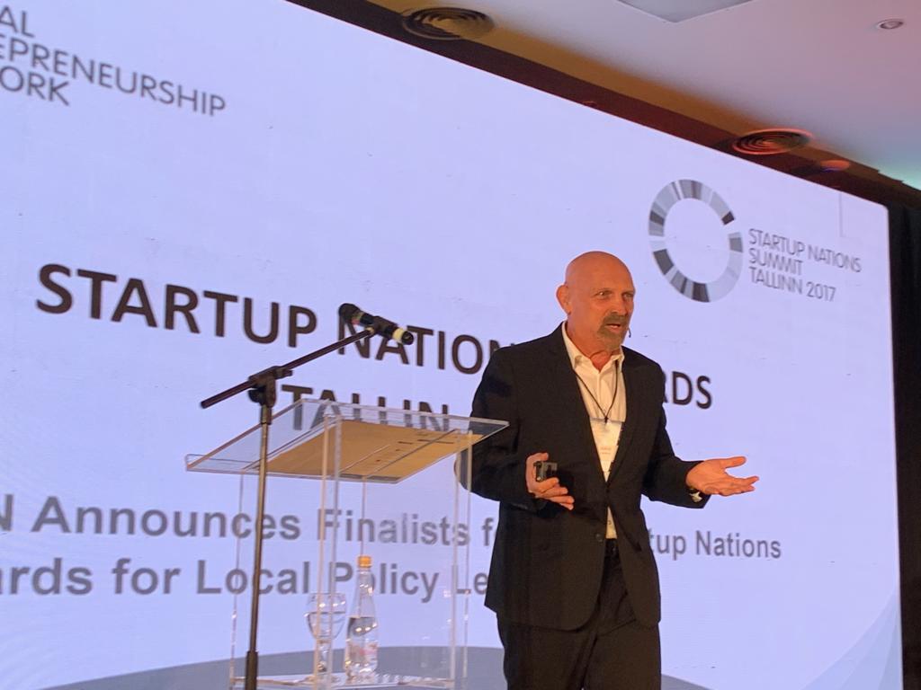 "Ustedes son la fuerza emprendedora, ustedes son los líderes del futuro" palabras finales de <a href="/Lawsonlat/">Jorge Lawson</a>, Director de Global Entrepreneurship Network y Director de <a href="/prensabna/">Prensa BNA</a> en el #CACLab