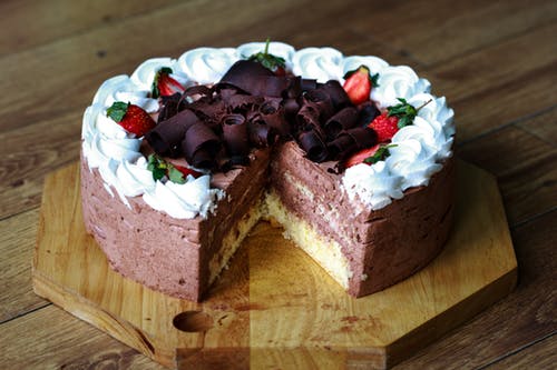 RishuYum's tweet photo. 🙂 Try our new chocolate cake🎂
Keep smiling with #yumyumbakrey https://t.co/vy1ScYbhOb
