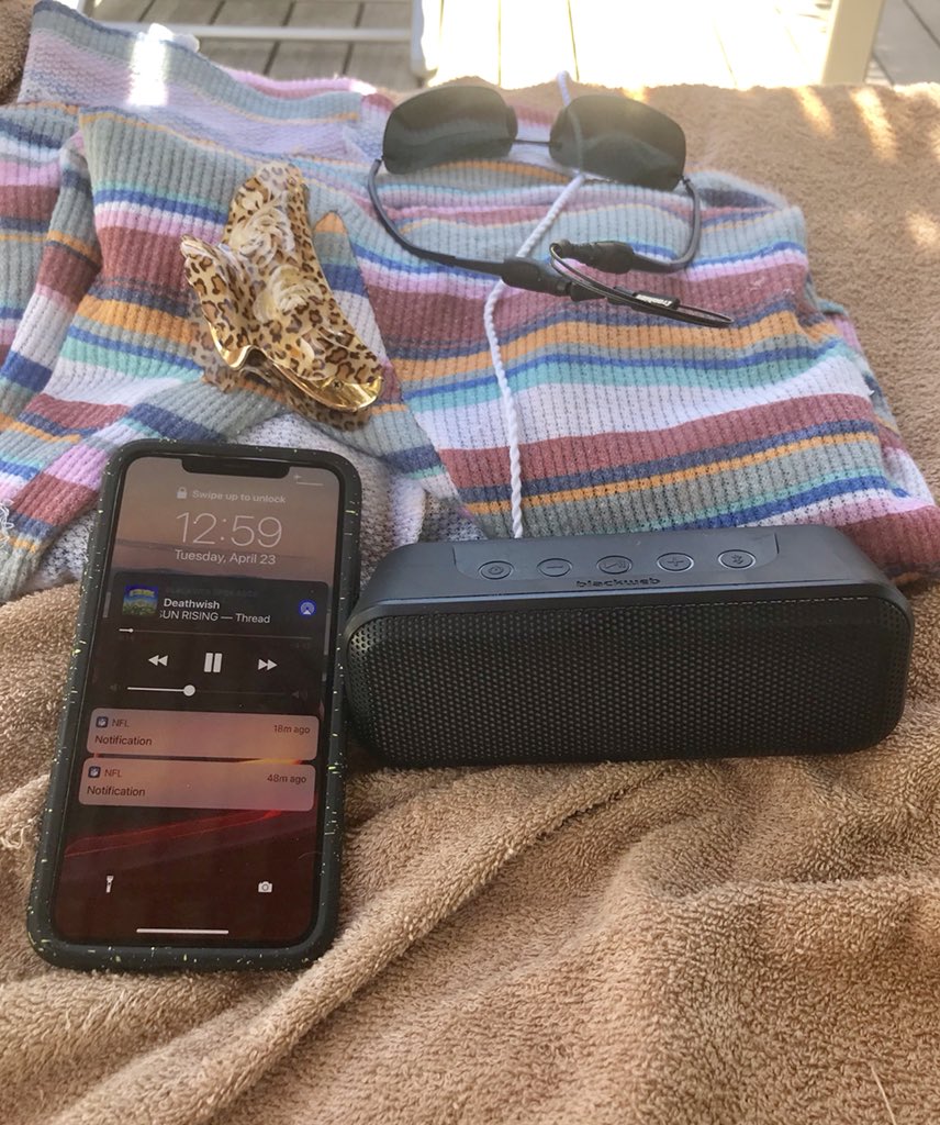 JennieBert_72's tweet image. Never will guess who we are listening too... #WeAreThread