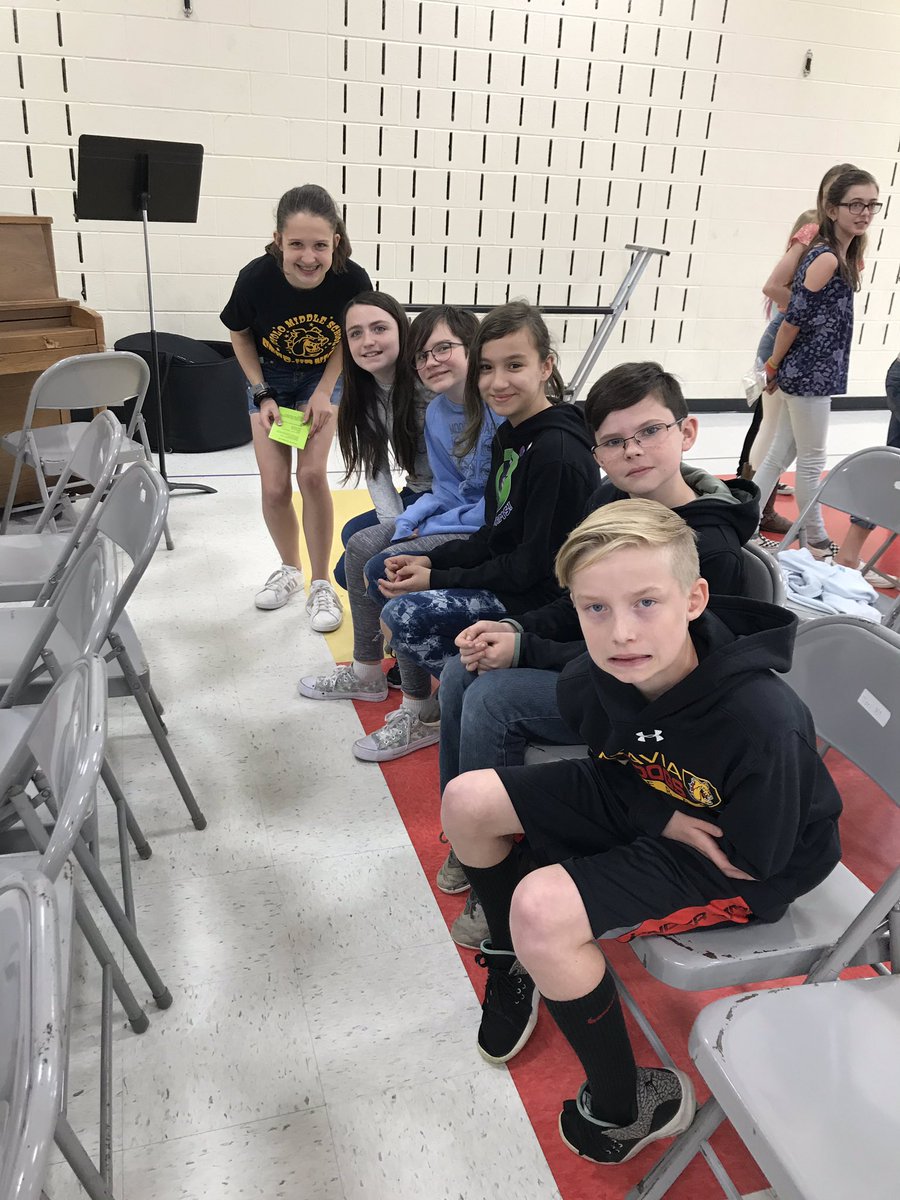 rotoloms's tweet photo. Good start to #classof2026 #Stepupweek today with @GraceMcWayne. We love welcoming our incoming 6th Graders.  @BPS101 @aimsnetwork https://t.co/YYge3xYQMP