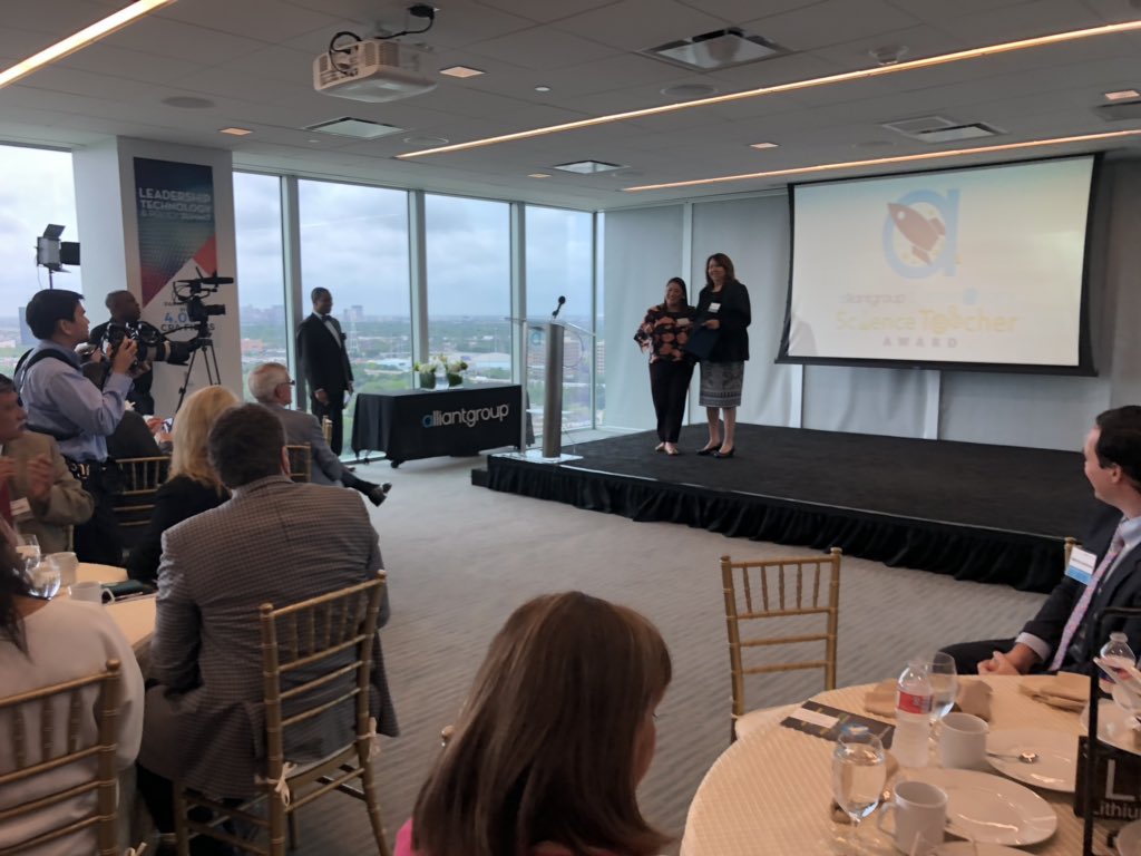 HoustonISD's tweet photo. Finalist Minerva Perez of @BurnetES received a special recognition from Senator @CarolforTexas during the @alliantgroup Elementary Science Teacher Award luncheon. #HISDSTEM #HISDScience https://t.co/jodwxpzFct