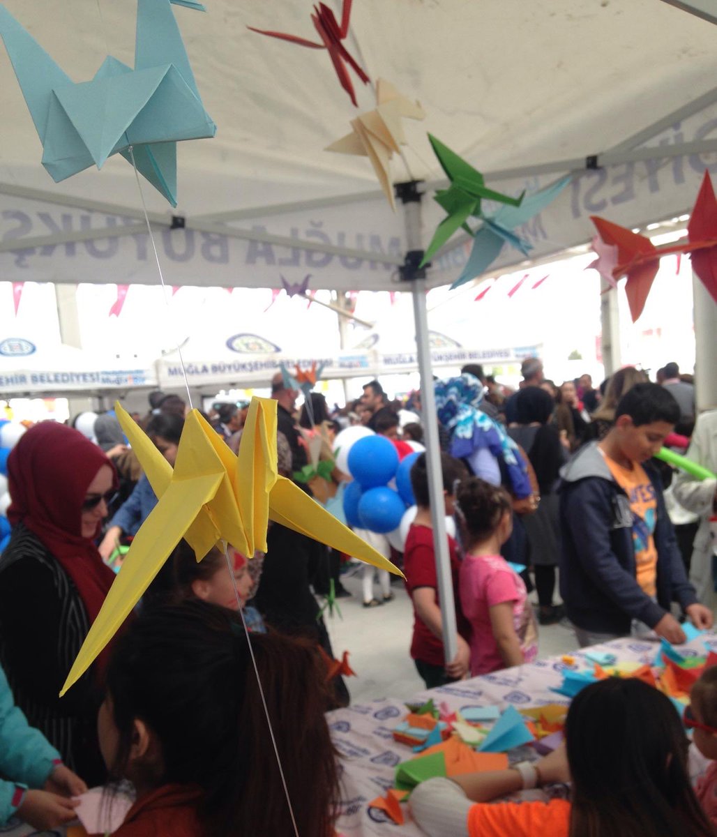MskuOrigami's tweet photo. #23nisancocukbayramıkutluolsun #mskü #origami https://t.co/efJqFmtsZ7