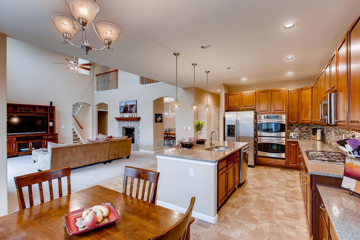 ❤️🏡 Large 2-Story For Sale in The Haven @ York Street 
🛌 - 5 Beds
🛀 - 4 Bath
🚘 - 3 Car Attached Garage
📏 - 5,129 Total Square Feet
💰 - $630,000
👓 - Come Take a Look!!!
soldbyreilly.com/15193stpaul/

#homeforsale #thornton #Colorado