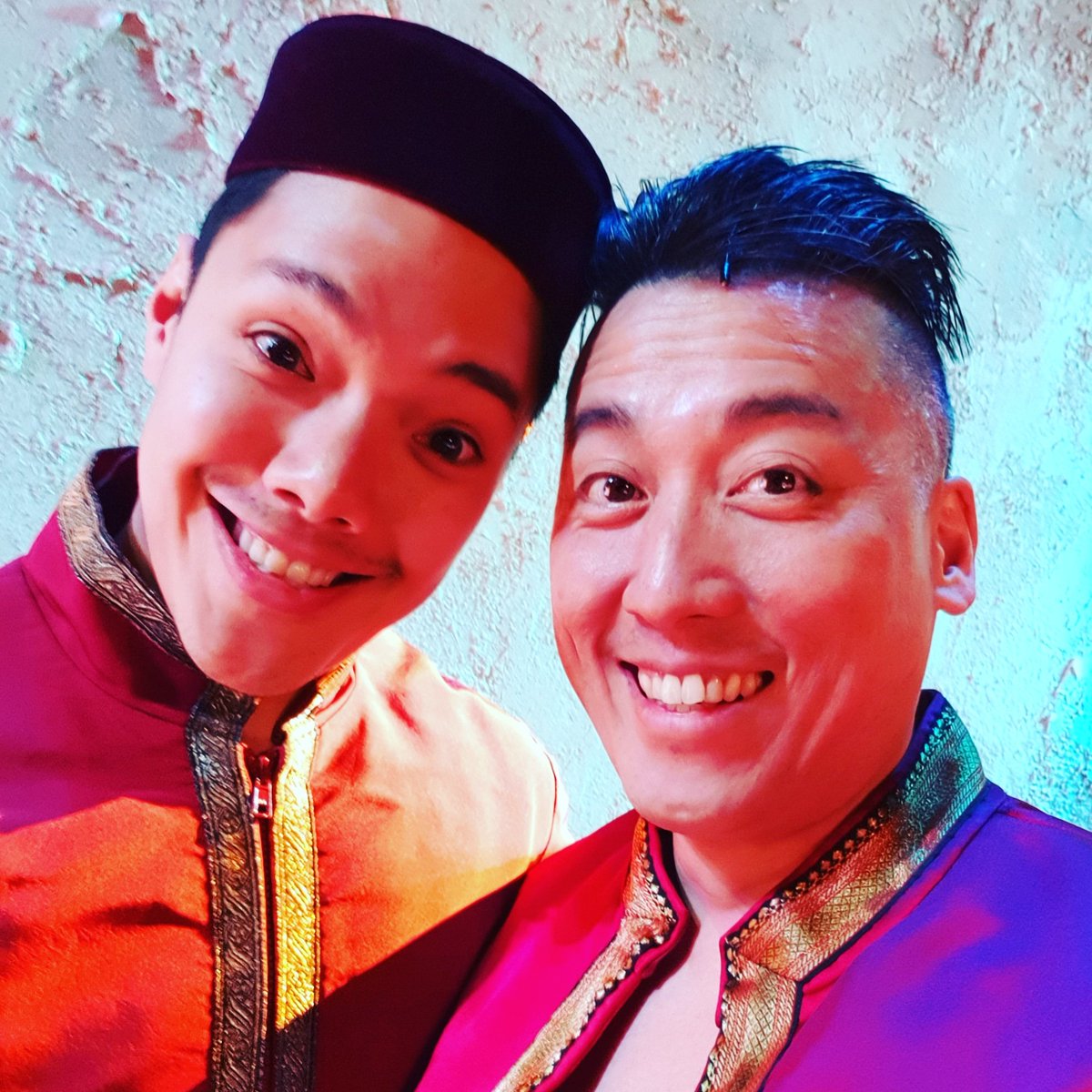 KokHwaLie's tweet photo. It is the amazing JP!! @jpedrovaldes #missaigonalum #TheKingAndI #rehearsals #runelizarun #TupTim #Kralahome #work #actor #actorslife #workingactor #theatre #musical #stagey #musicaltheatre #gettingtoknowyou #KingAndIuk #KingandItour @thekingandiuk @kingandiwestend #kingandi https://t.co/rNCvNJndS5