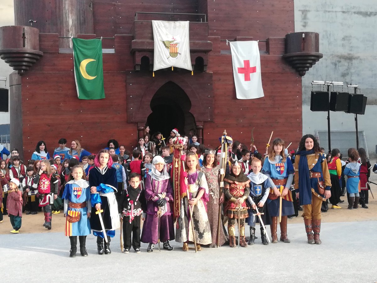 UnionBerLargas's tweet photo. 😍 Espectacular Embajada Infantil 2019 ☪️✝️ https://t.co/tnhCLnQA50