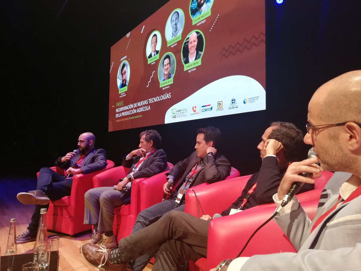 Revista Campo Sureño (@camposureno) on Twitter photo El panel de expertos que abordó el tema INCORPORACIÓN DE NUEVAS TECNOLOGÍAS EN LA PRODUCCIÓN AGRÍCOLA”: Víctor Pajuelo, Satellogic; Samuel Dresel, Agritask;
Guilherme Raucci, AgroSmart;
Diego Zbar, Fieldin; y Francisco Matte, Agrosat. Modera: Bardhy López, editor <a href="/camposureno/">Revista Campo Sureño</a> El panel de expertos que abordó el tema INCORPORACIÓN DE NUEVAS TECNOLOGÍAS EN LA PRODUCCIÓN AGRÍCOLA”: Víctor Pajuelo, Satellogic; Samuel Dresel, Agritask;
Guilherme Raucci, AgroSmart;
Diego Zbar, Fieldin; y Francisco Matte, Agrosat. Modera: Bardhy López, editor <a href="/camposureno/">Revista Campo Sureño</a>