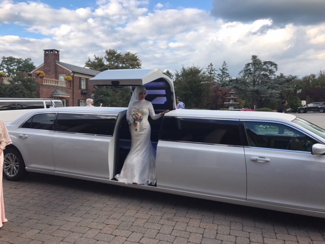 presidentallimo's tweet photo. Hire our #Wedding_limousine_service_in_San_Jose and travel in style and comfort on your big day. We have an excellent range of luxury limousines for your travel.
Contact us now at: (510) 771-4499 or 
Email at: contact@presidentiallimocs.com
More at: https://t.co/UdmAGEj3rt https://t.co/ZTqt1xzHLw