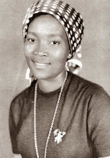 In 1964, at 18 yrs old, Josina Machel fled the country with the aim of joining the FRELIMO resistance movement in Tanzania, but was arrested and returned to Mozambique. She was imprisoned for five months. #anticolonial  #resistance  #femaleagency  #empire