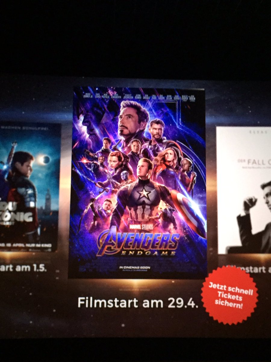 Guess who‘s at the double feature midnight preview of <a href="/AvengersEndgame/">🧋</a> 🎉😊 sooo excited