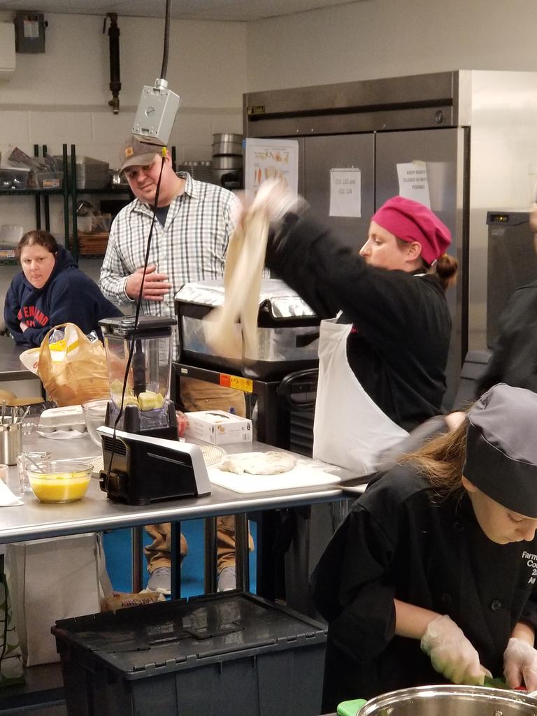 ChefSam88's tweet image. Having a delicious time judging Maine Farm to School Competition #farmtoschool #realschoolfood @mdoenews