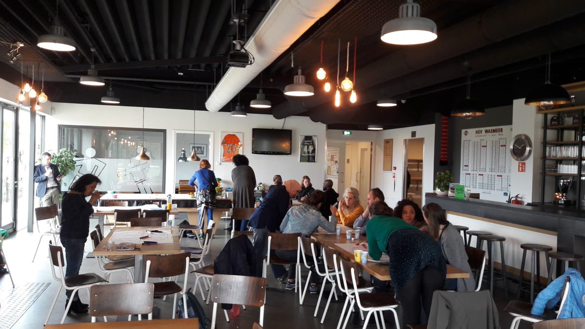 VersaTukkie's tweet photo. 2daagse #ABCD -er #CormacRussell #RodeWouw inspireert bewoner & medewerkers #MEE-UGV #Versawelzijn #PositieveGezondheid Buurtkracht buren #CoalitieErbij #SociaalwerkNL (4 juni derde dag) #wijkcentrumStJoseph https://t.co/Nq41VIDC1s