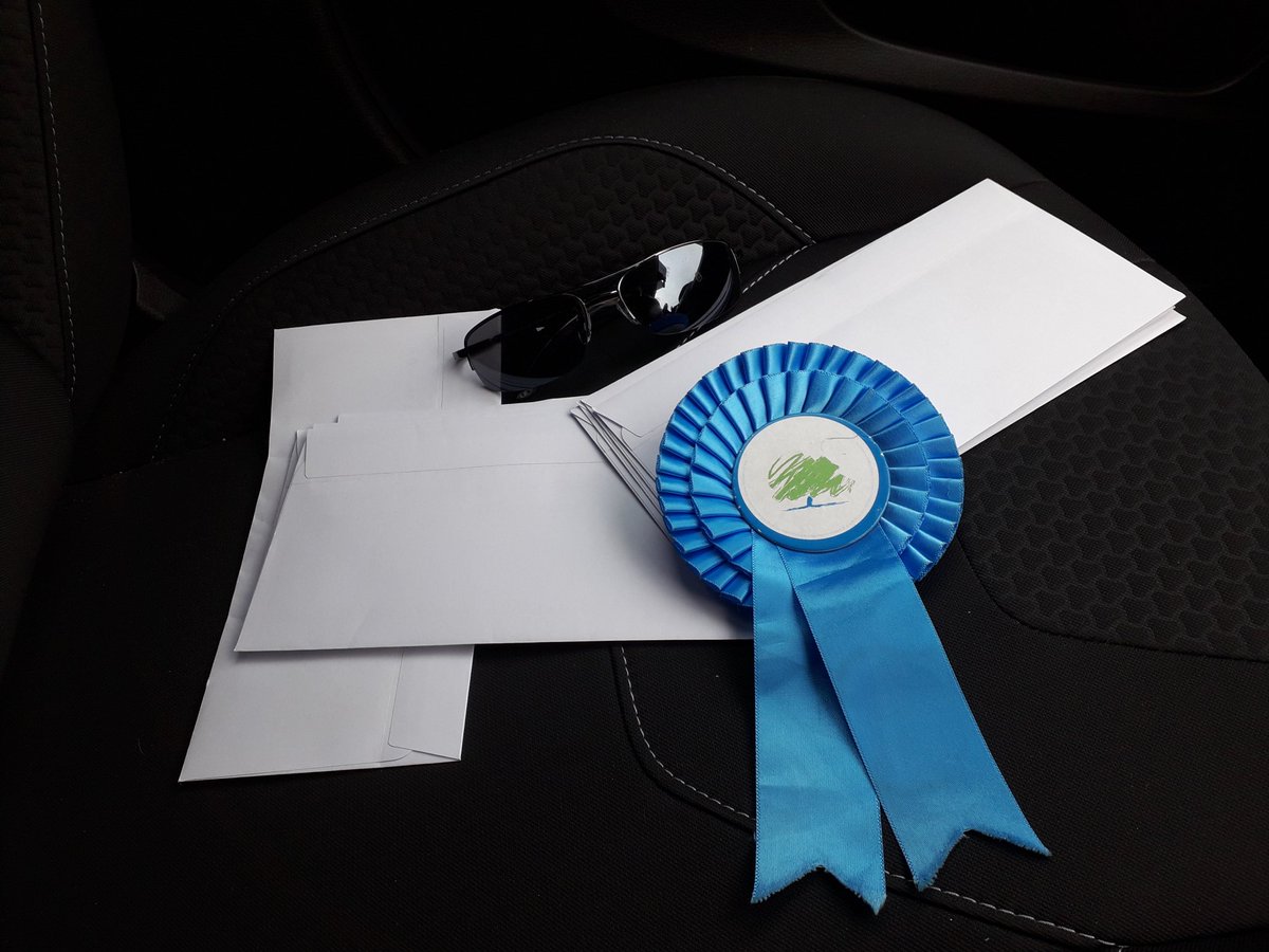 CllrGaryRidley's tweet photo. Lovely afternoon delivering letters in #MountNod complete with essential kit! #LocalElections2019 #ToryCanvass #PlanForCoventry @CVConservatives @LepoidevinJulia @Pete_Male https://t.co/ROwgJa1100