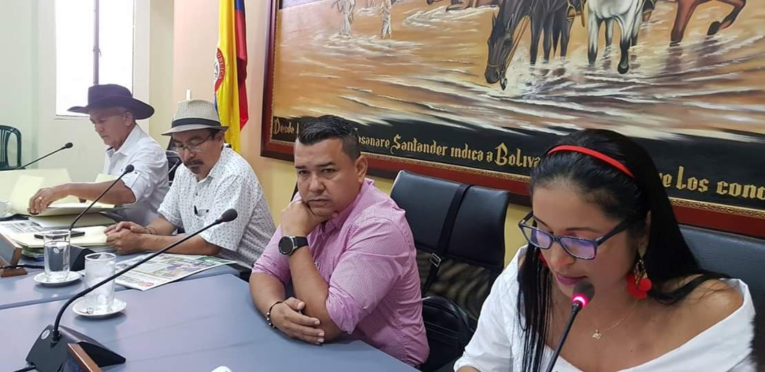 ManareRadio's tweet photo. #AEstaHora transmitimos desde la @AsambleaCas sesión plenaria ordinaria 021. programa los 95.3fm, #ManareRadio, emisora de la Gobernación de Casanare. https://t.co/NLg9E996wK