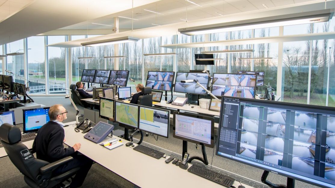 thetextfactory's tweet photo. Energie besparen met nieuwe pompen Zemst sluis // Integratie IoT, vision en lineair systeem // 3D-kanalen in glas printen - https://t.co/jXvBiM333u https://t.co/E0iaD0hbVF