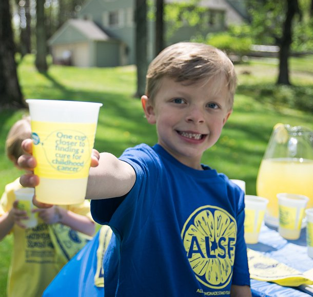 When life gives you #Lemonade, help make the future sweeter for kids with cancer! Discover how you can take a stand against childhood cancer with #AlexsLemonade ➡️ bit.ly/2s4EeQn 🍋