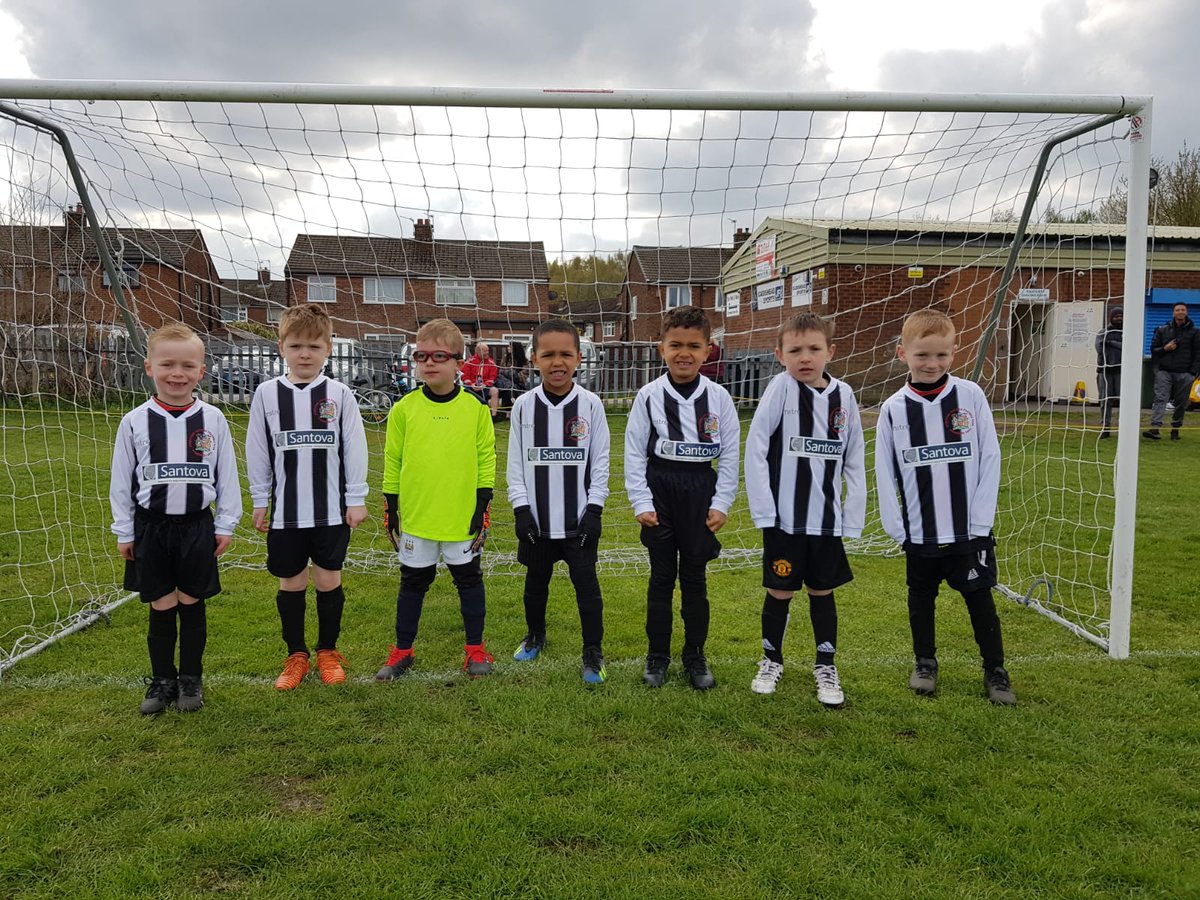 <a href="/SantovaGB/">SantovaGB</a> are the proud sponsors of Stretford Vics under 6 Football Team. We wish them the very best of luck for their upcoming matches! #Sponsor #business #workingtogether #UK #football #givingback