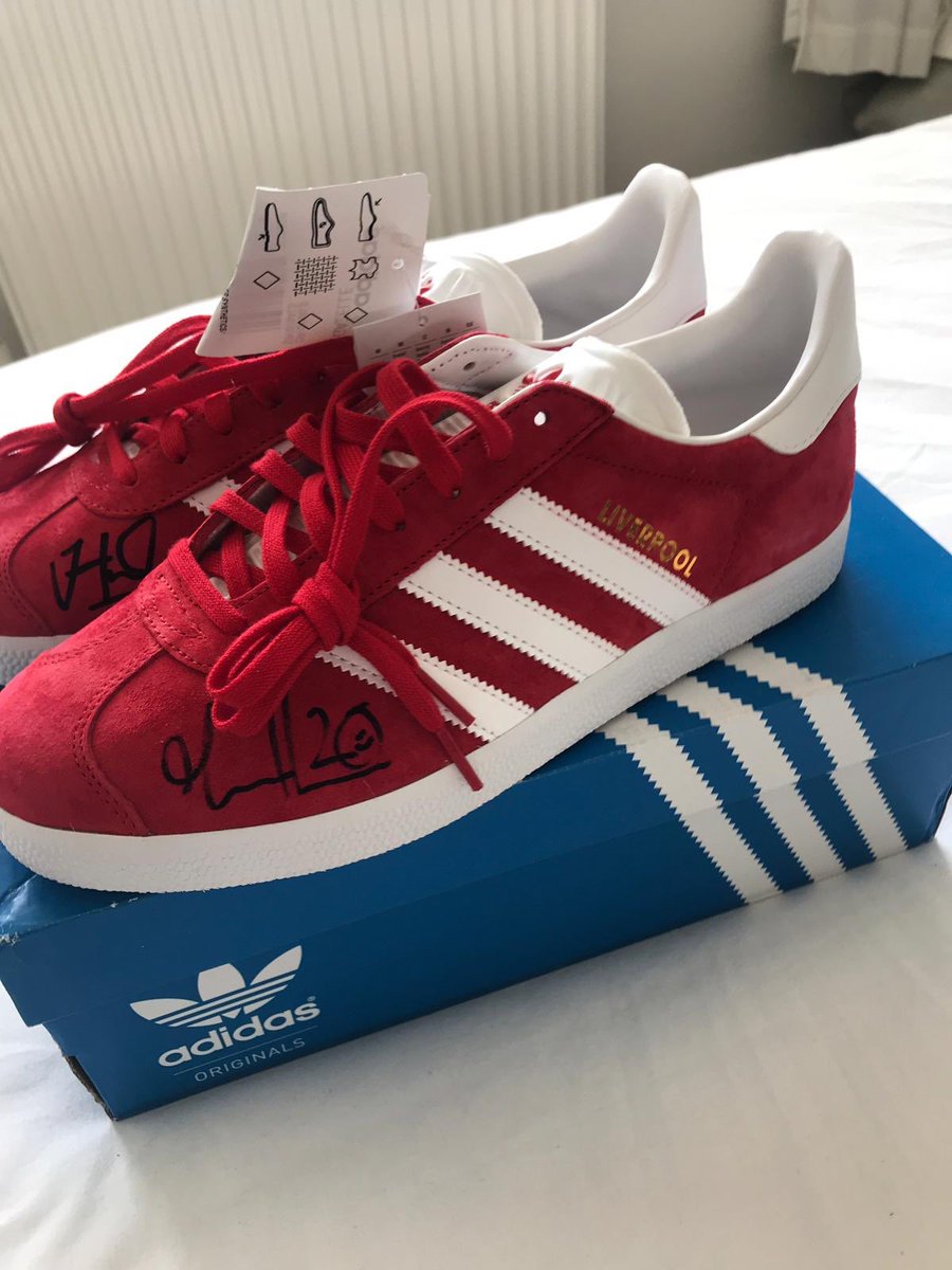 pikey_7's tweet image. Hey everyone to Raise money for GARY FRANCIS AKA TRANNY❤️ I've managed to get hold off these beauty's signed by LIVERPOOL PLAYERS Adam lallana,James Milner and Jordan Henderson🔥I will be auctioning them on the 5th may to raise as much as poss (silent offers welcome) thank you.