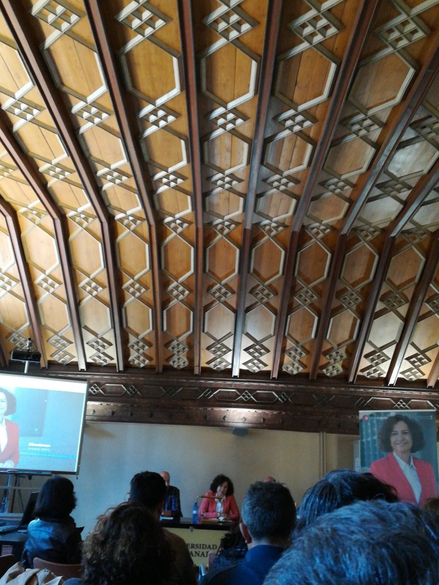 stellamarod's tweet photo. El decano abre el acto de campaña de @pilarArandaUGR  #NuevosRetos  #RectoraUGR https://t.co/tkCLH1KsUs