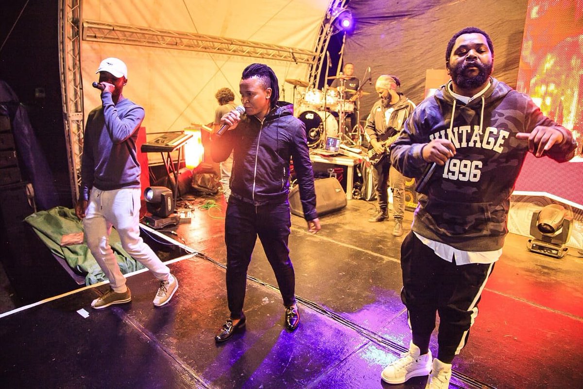 AnzoNgubeni's tweet photo. Gang Endala 🎤🎸🎻🥁🎹
#EWENI https://t.co/Z3Iou8Ot07
