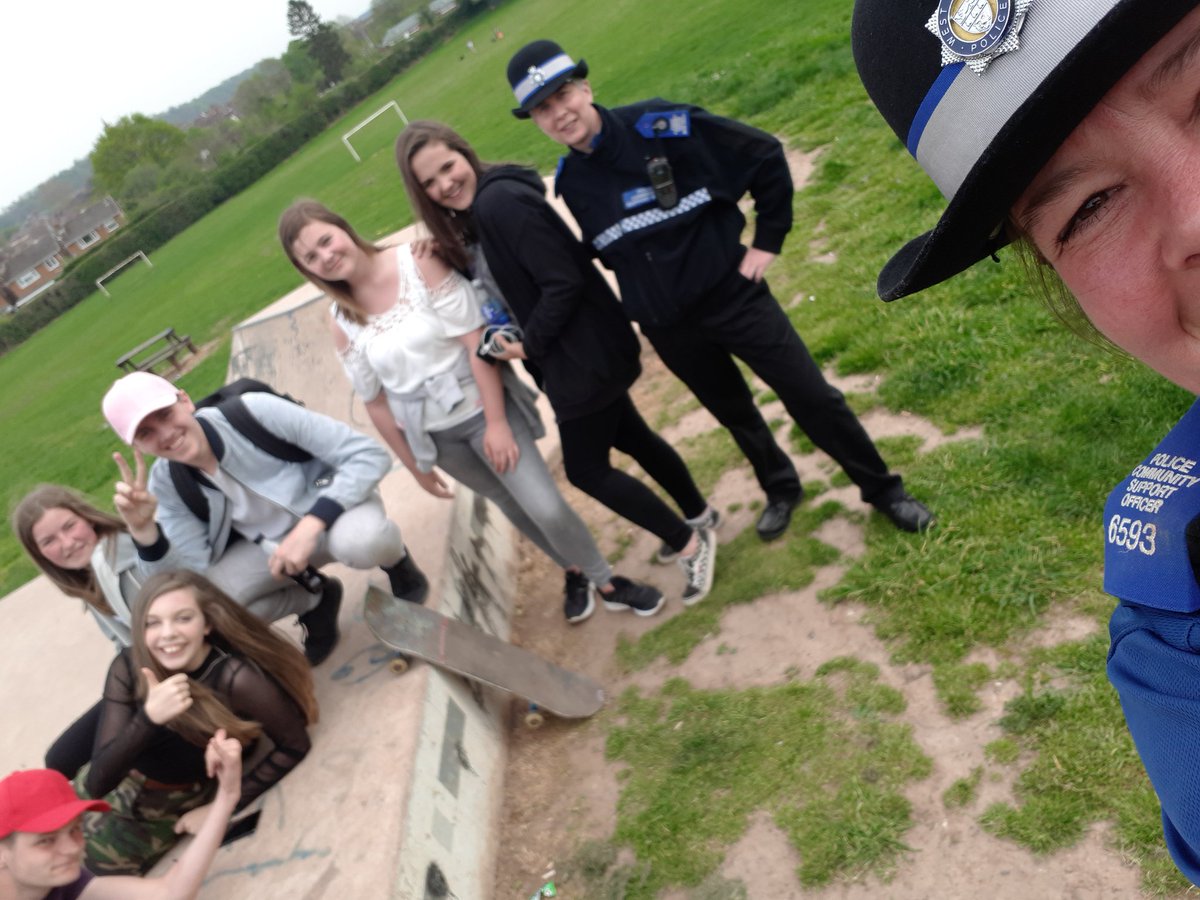 BridgnorthCops's tweet photo. #gettingdownwiththekids at the skatepark, Crownmeadow Bridgnorth. https://t.co/my7wV0nFLA