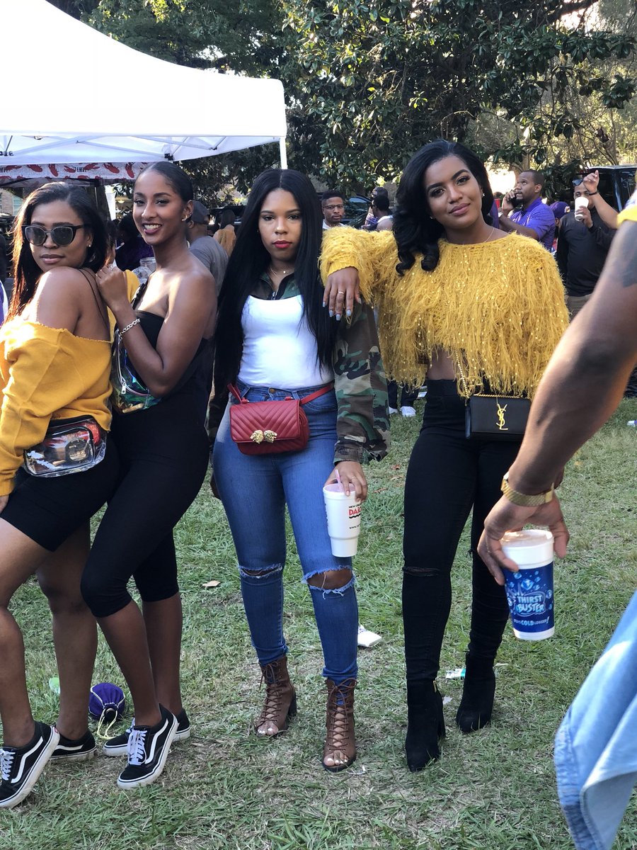 _wildwildWEST's tweet image. 7 Years in this thannnngggg. Wannnnn. Happy Birthday Spring 12 ❤️🐘🔺🌶 #IotaThetaBaby #OldHeadLoading #Spring12 #AOML