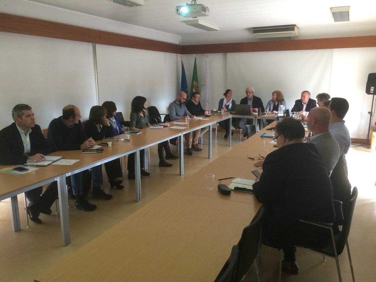 @Alexand82106867, <a href="/Joanasralmeida/">Joana Almeida</a> and Vanda Lopes from @CENSE_FCT_UNL organised the action plan for the central region meeting for the scope of the project <a href="/REMIXmining/">REMIX</a> at #Coimbra, Portugal (22 April 2019). Follow CENSE's projects: cense.fct.unl.pt/projects

#REMIXProject #mining