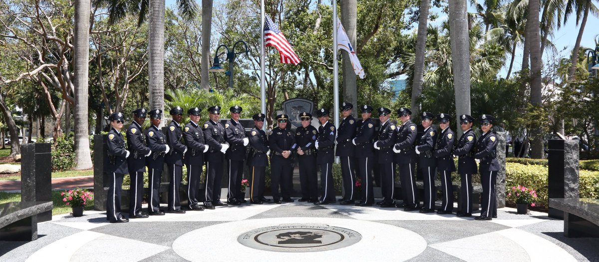 FLPD Honor Guard Unit poses at the Police Memorial