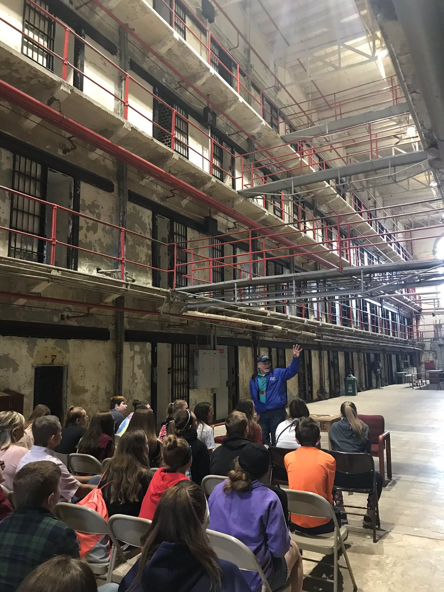 ChiltonELA's tweet photo. Tour time at the Missouri State Penitentiary for 7th grade! #fmsteach #fpslearn #fultonproud #gameon https://t.co/IOtBMlhcAz