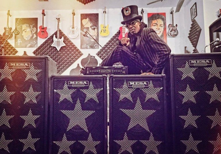 Bootsy_Collins's tweet image. On top of old Smokey, Just Funkin&apos; Around! Happy Taco Tuesday Funkateers! From Bootsy baby!!!🤩 @MesaBoogie @MLG_Rocks @SweetwaterSound