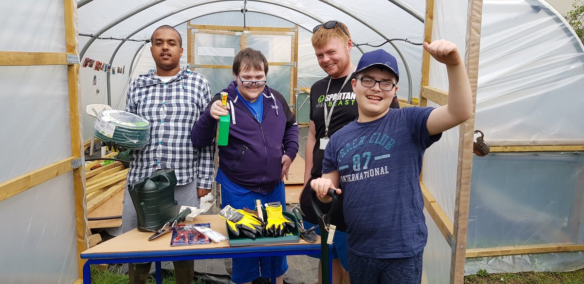 Happy to support Shaftesbury High School with gardening equipment 
The students fundraised for and set up the poly tunnel and garden @PaulGrogan2 <a href="/keithxjackson/">Keith Jackson</a> <a href="/Amal14mes/">Amal</a>