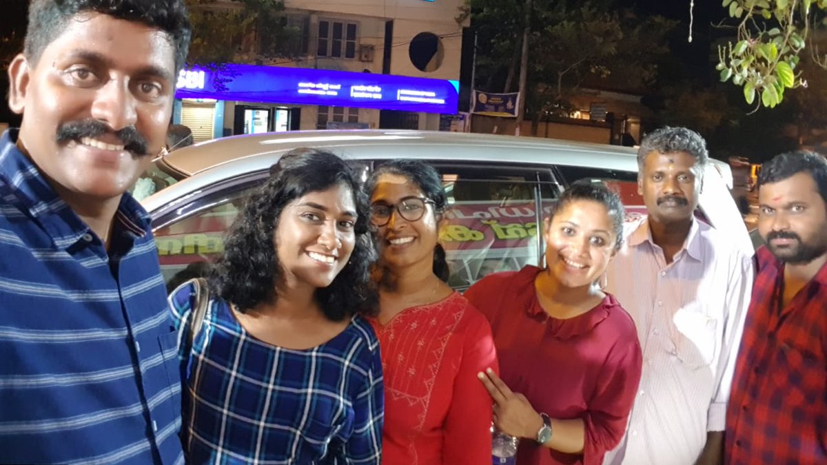 SnehaMKoshy's tweet photo. A smile at the end of the day. When you know Kerala has voted above 75% tentatively , ( final figures yet to be out), there's an assurance that democracy will win. Respect for all those who voted. #ReporterDiary #OnTheRoad #ReporterFriends #Kerala @Neethureghu @Itsgopikrishnan https://t.co/qYUBJUj1Gv