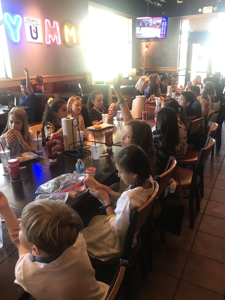 gregmoodyg's tweet photo. Keene’s Crossing celebrating Sunshine State Readers at Red Robin. Congratulations!
@KeenesCrossingE https://t.co/I04rOEIXdy