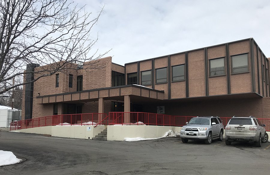 MplsFedComDev's tweet photo. New on our #CD360Notebook blog: Read about a new #healthcare clinic in #Billings that specializes in services for #AmericanIndians https://t.co/ti91VgpQY1 #IndianCountry #commdev @N8veBiz @FedIndianCenter https://t.co/EadKBlgeWU