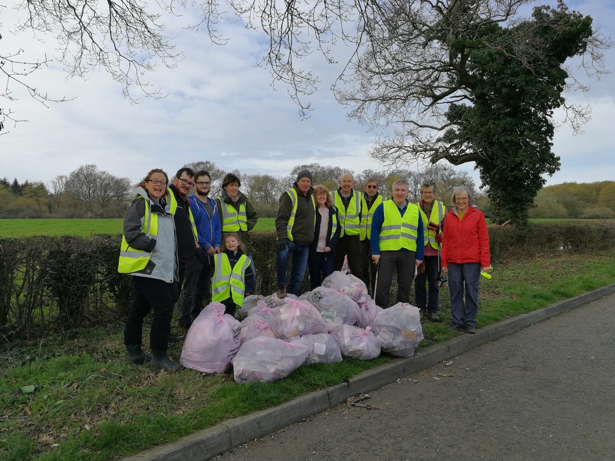 Keeping your village tidy.  Thank you to all our litter pickers, joined here by our local MP Mark Prisk. #keepbritaintidy #markprisk #sustainablehertfordheath